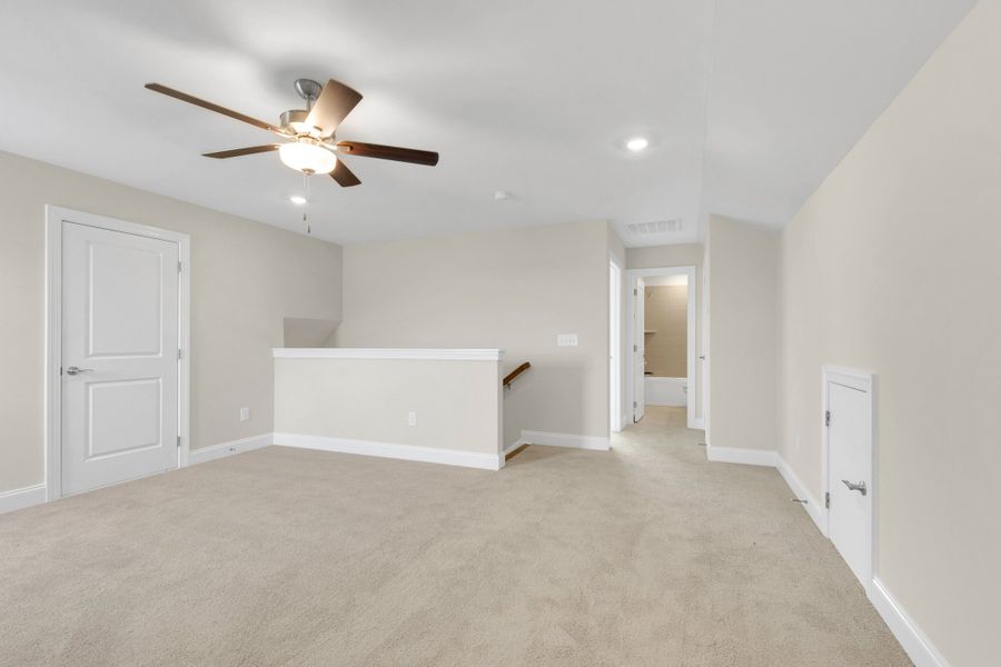 Spacious, unfurnished interior of a new home in Rutherford, Columbia (Image 37). Spacious, unfurnished interior of a new home in Rutherford, Columbia (Image 37).