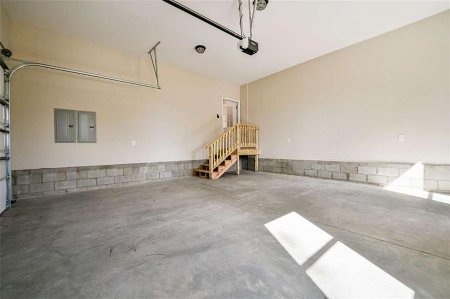 Spacious, unfurnished interior of a new home in , Mansfield (Image 38).