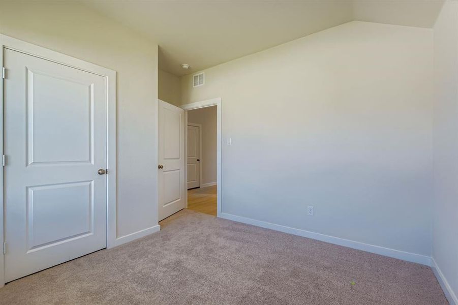 Spacious, unfurnished interior of a new home in Middlefield Village, Dallas (Image 24).