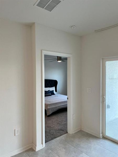 Spacious, unfurnished interior of a new home in Lawson Dunes, Haines City (Image 9).