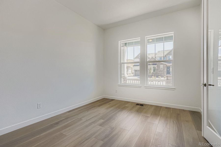 Spacious, unfurnished interior of a new home in Macanta: The Legends Collection, Castle Rock (Image 10).