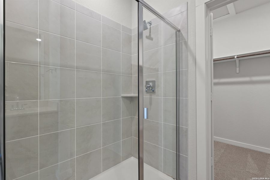 Close-up of interior finishes inside a home in Senna, Leon Valley (Image 14).