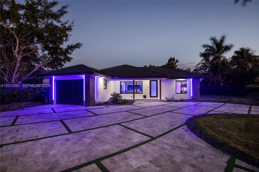 Exterior details and patio area of a home in , Fort Lauderdale (Image 29).