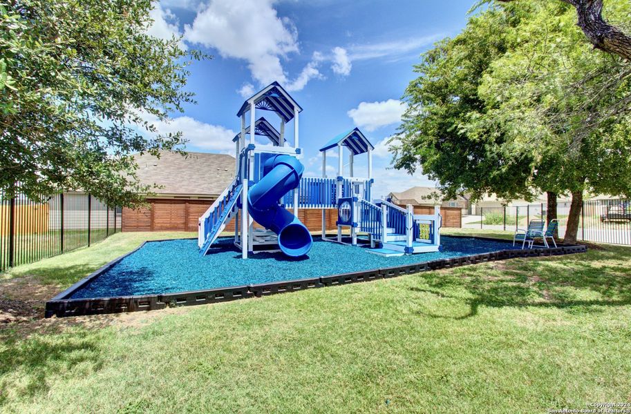 Community amenities in Cloud Country, New Braunfels (Image 27).