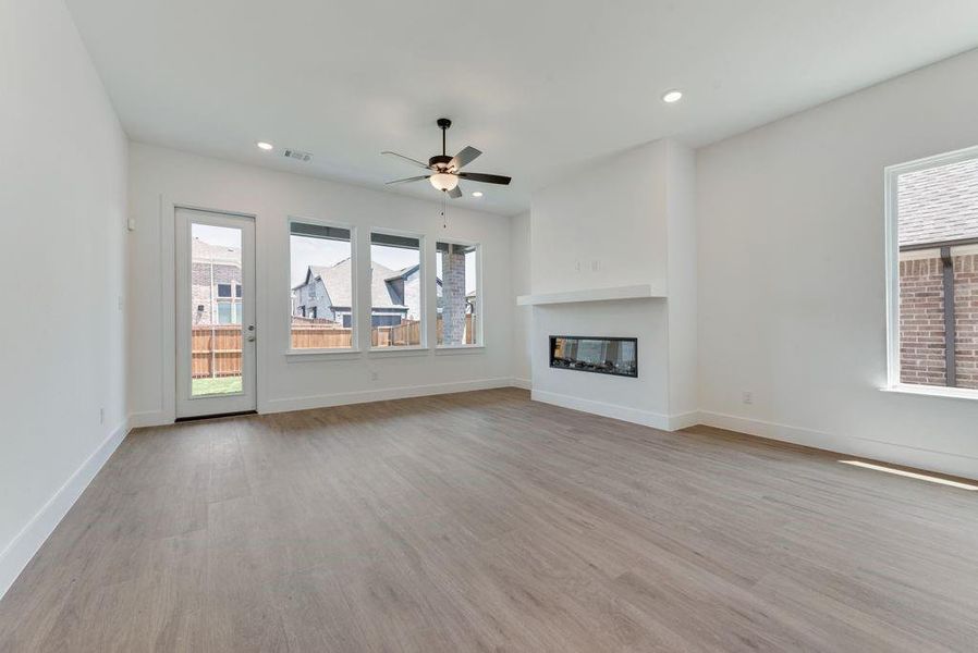 Spacious, unfurnished interior of a new home in Edgewater, Fate (Image 28). Spacious, unfurnished interior of a new home in Edgewater, Fate (Image 28).