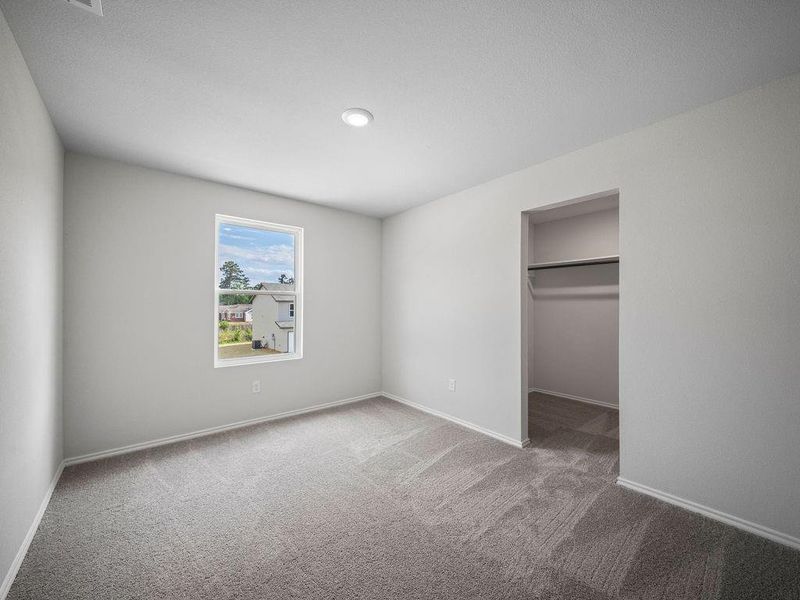Spacious, unfurnished interior of a new home in Stoney Ridge, Hudson (Image 20).