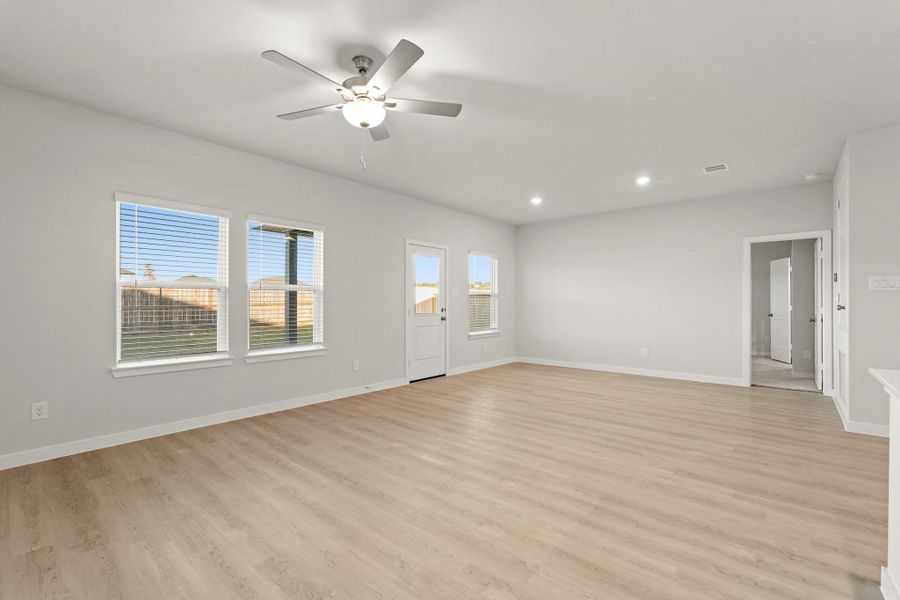 Spacious, unfurnished interior of a new home in Magnolia Springs, Montgomery (Image 13).