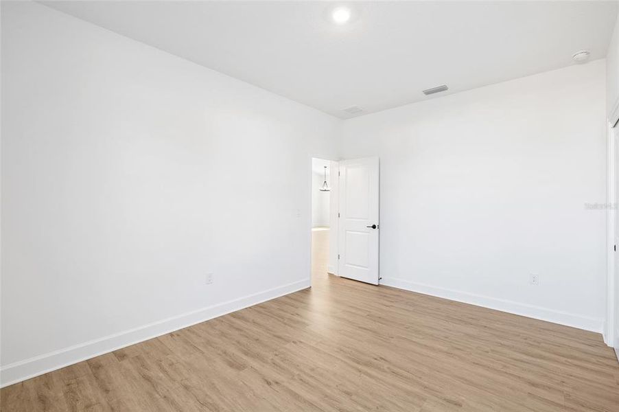 Spacious, unfurnished interior of a new home in , Spring Hill (Image 21).