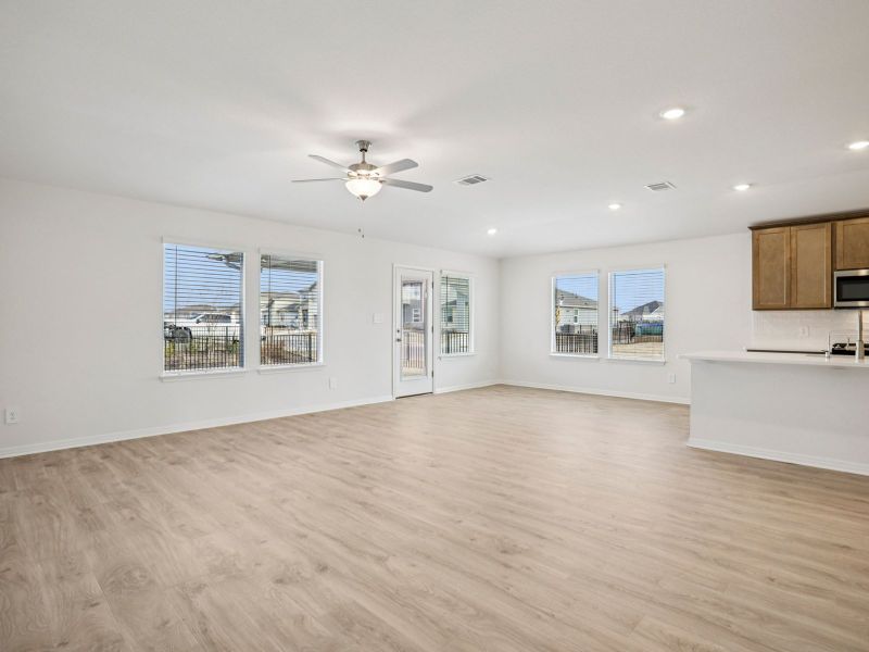Spacious, unfurnished interior of a new home in Lakeside Meadows, Pflugerville (Image 9). Spacious, unfurnished interior of a new home in Lakeside Meadows, Pflugerville (Image 9).