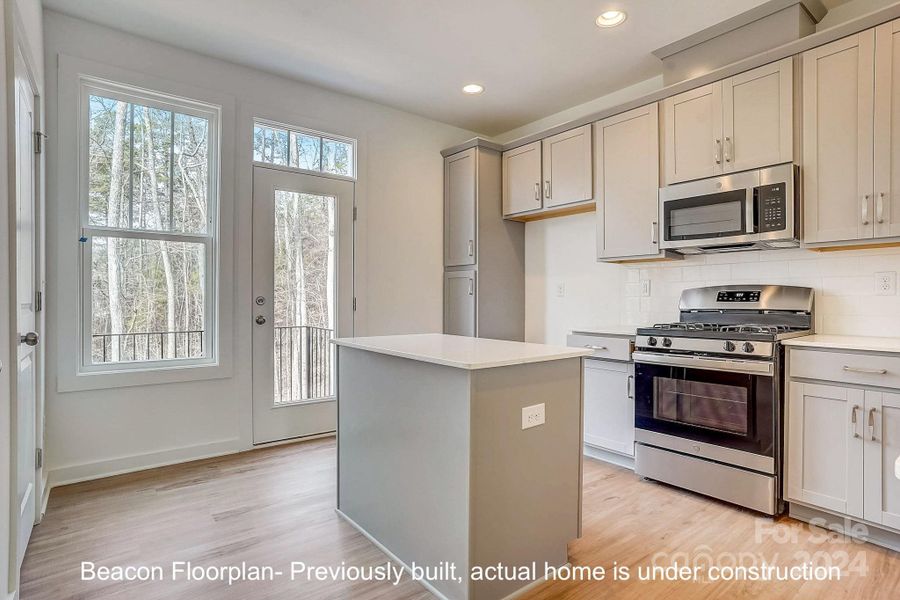 Kitchen with island-Cambridge Plan