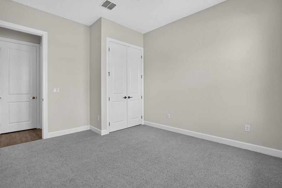 Spacious, unfurnished interior of a new home in Coasterra Community Group Page, Palmetto (Image 11).