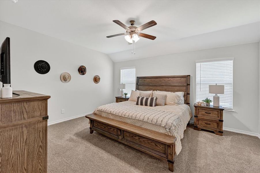 Furnished interior view inside a new home in Williamsburg, Fate (Image 29).