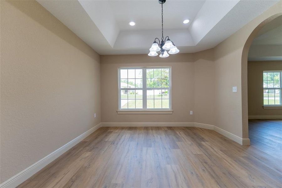 Spacious, unfurnished interior of a new home in , Ocala (Image 31).