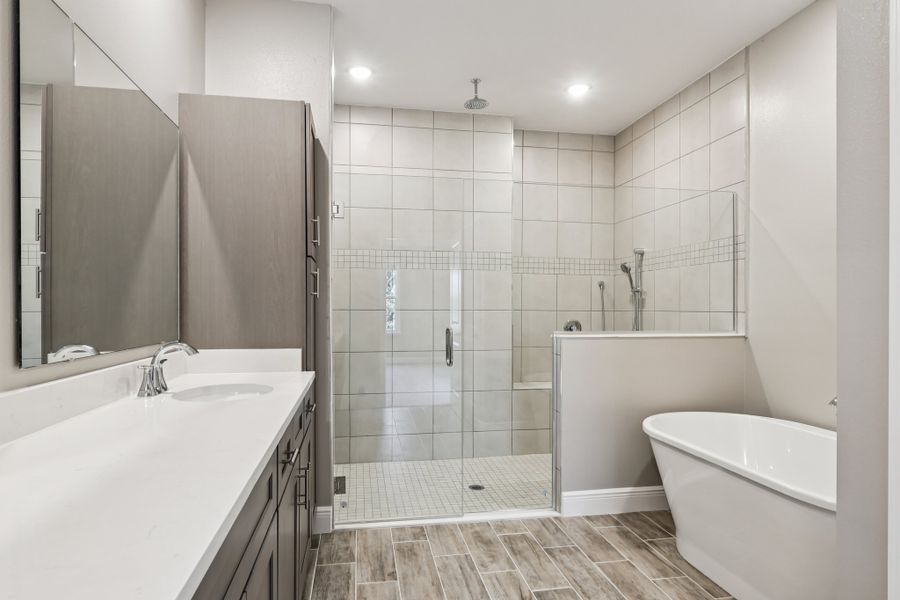 Furnished interior view inside a new home in Oakstone Farms, Leesburg (Image 12).