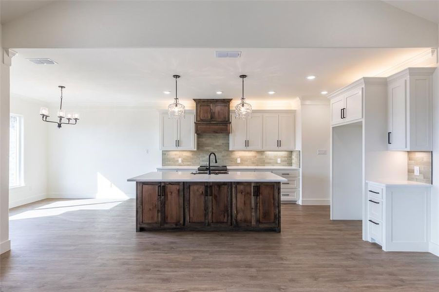 Furnished interior view inside a new home in , Ovalo (Image 4).