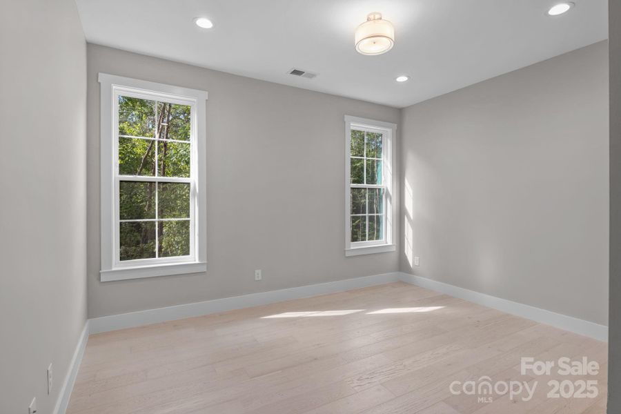 Secondary bedroom