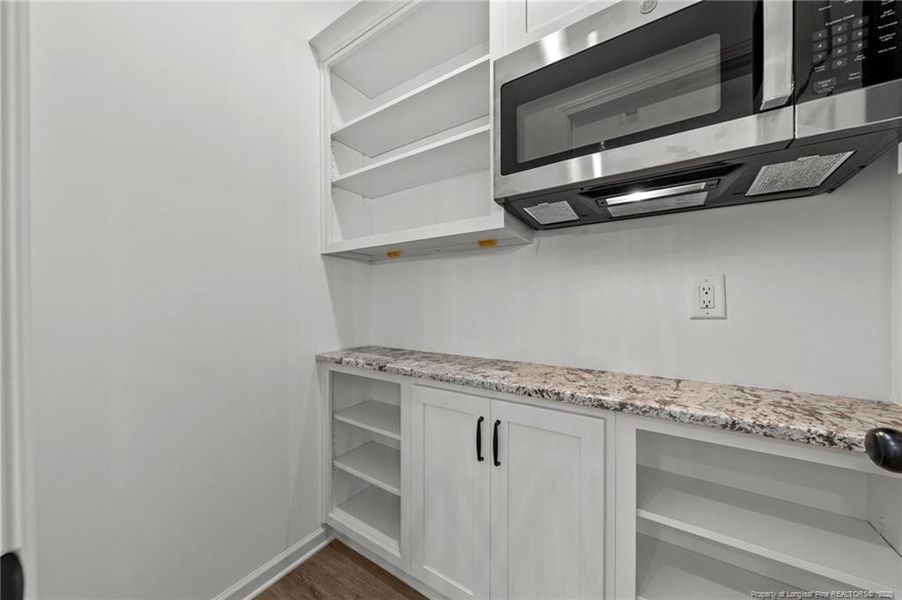 Walk in butler's pantry