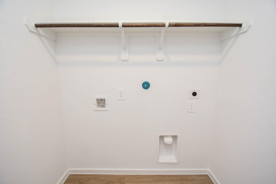 Spacious, unfurnished interior of a new home in Ladera Trails, Conroe (Image 30).