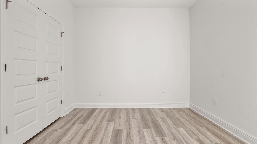 Spacious, unfurnished interior of a new home in Owl's Head Farms, Freeport (Image 26).