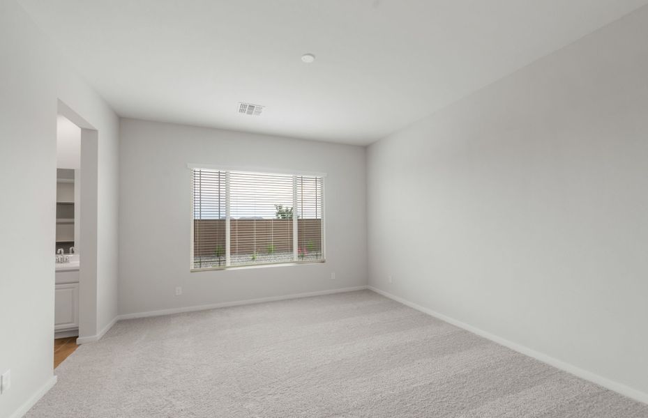 Spacious, unfurnished interior of a new home in Jorde Farms, Queen Creek (Image 19).