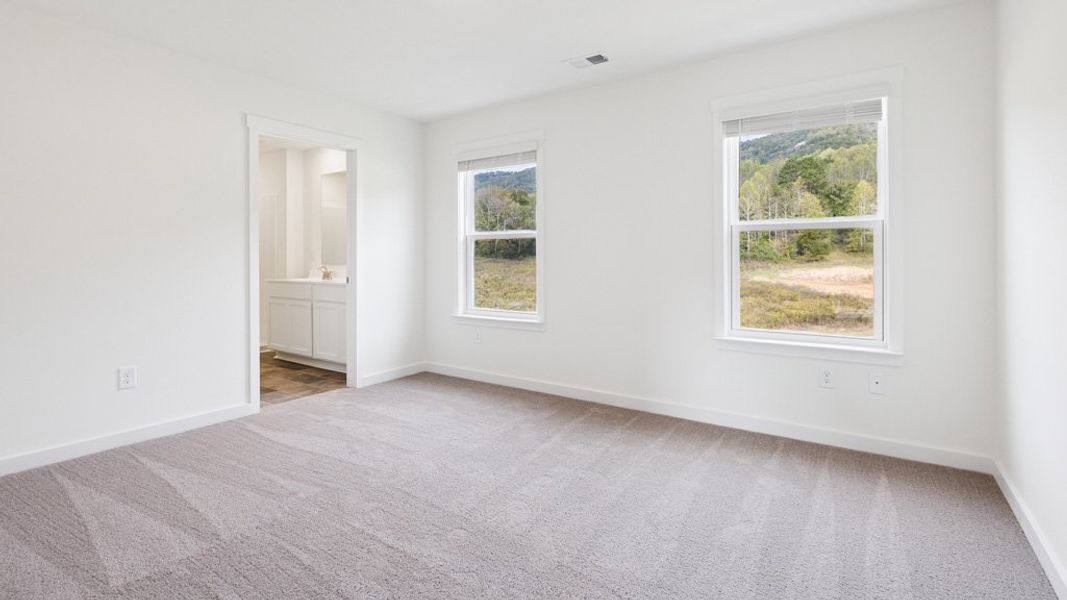 Spacious, unfurnished interior of a new home in Emory Creek, Harriman (Image 10).