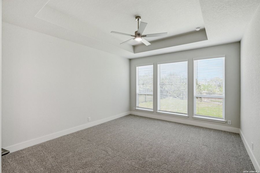 Spacious, unfurnished interior of a new home in Esperanza 50's, Boerne (Image 32).