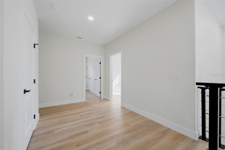 Spacious, unfurnished interior of a new home in , Tampa (Image 75).
