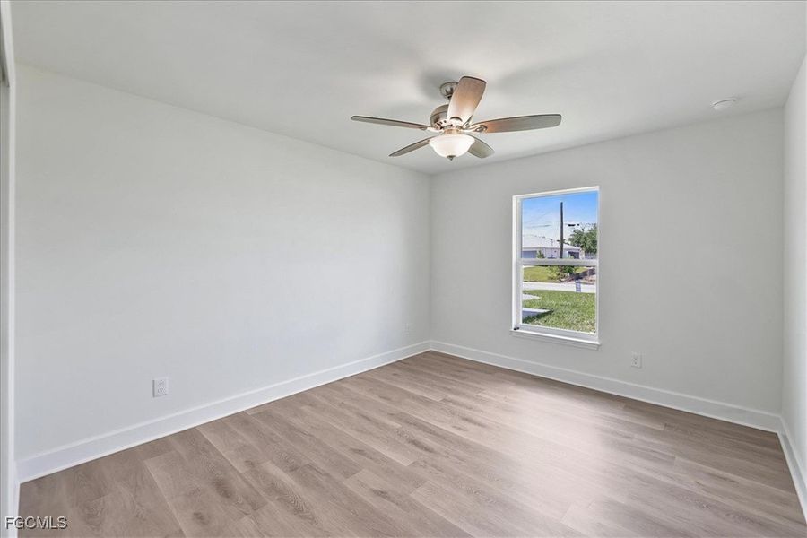 Spacious, unfurnished interior of a new home in Cape Coral, Cape Coral (Image 31).