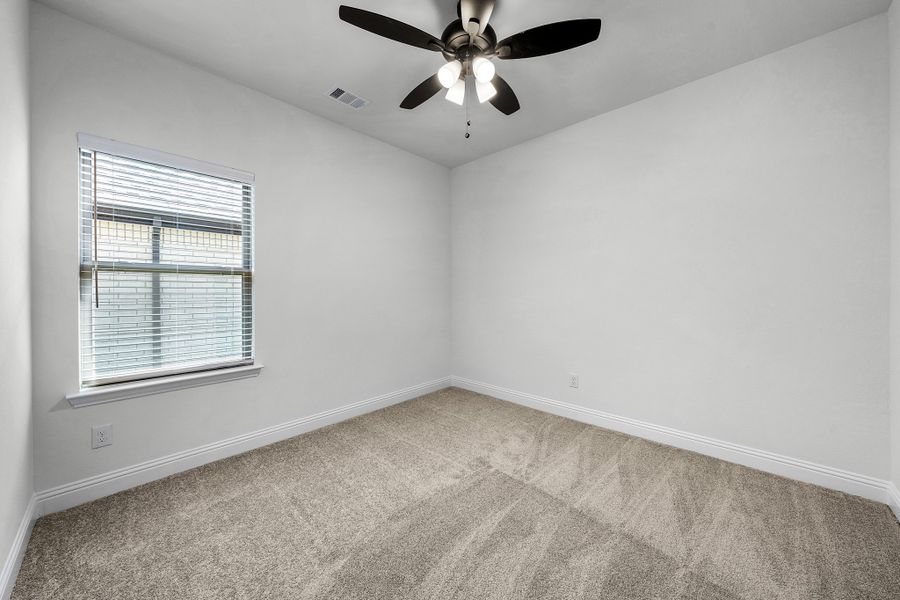 Spacious, unfurnished interior of a new home in Summerwood, Red Oak (Image 19).