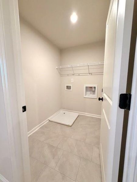 Spacious, unfurnished interior of a new home in Towne Village at Suwanee Dam, Sugar Hill (Image 24).