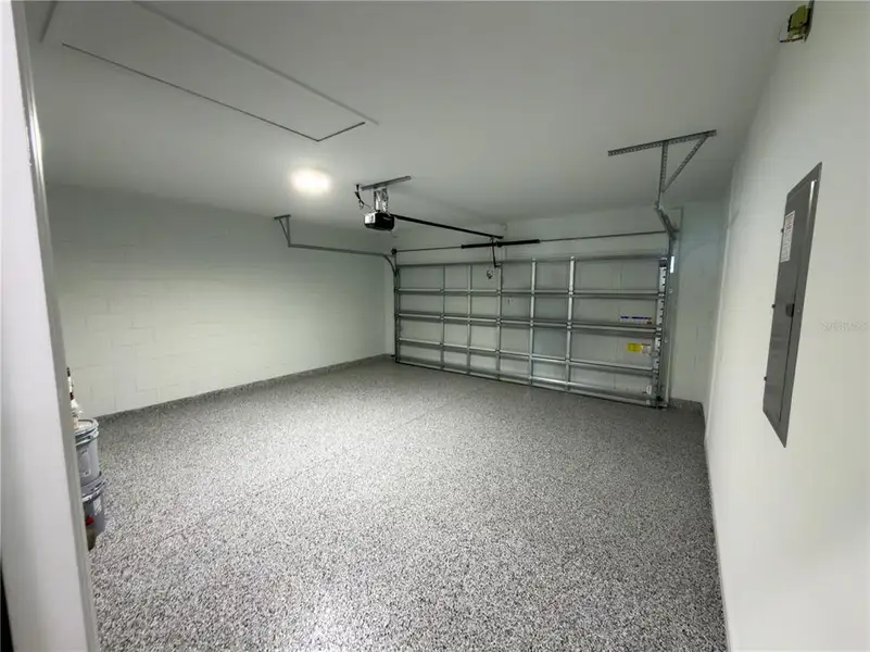 Spacious, unfurnished interior of a new home in , Deltona (Image 12).