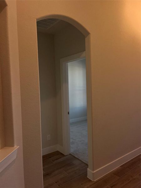 Spacious, unfurnished interior of a new home in Sunterra, Katy (Image 7). Spacious, unfurnished interior of a new home in Sunterra, Katy (Image 7).