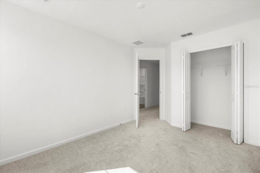 Spacious, unfurnished interior of a new home in , Ocala (Image 28).