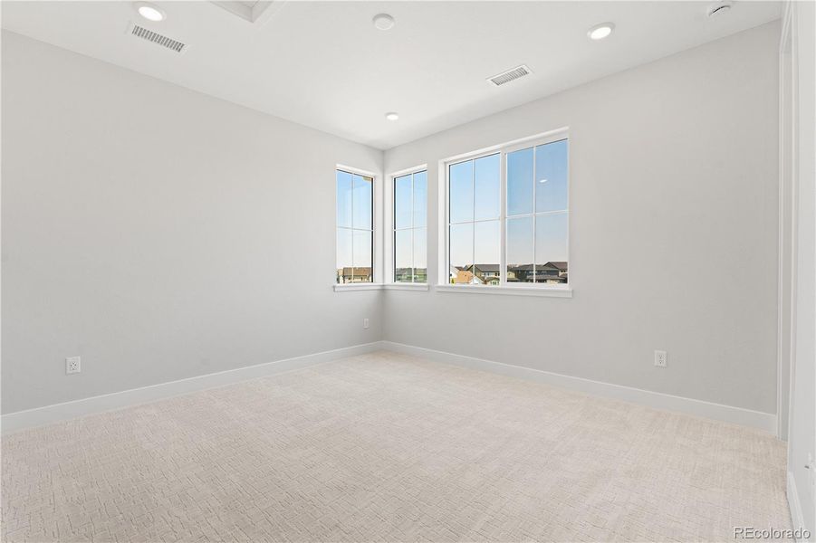 Spacious, unfurnished interior of a new home in Gallery at The Canyons, Castle Pines (Image 21).