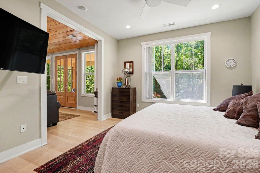 Furnished interior view inside a new home in , Columbus (Image 16).
