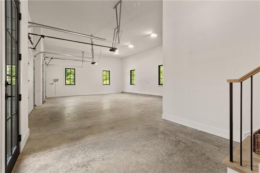 Spacious, unfurnished interior of a new home in , Alpharetta (Image 28).