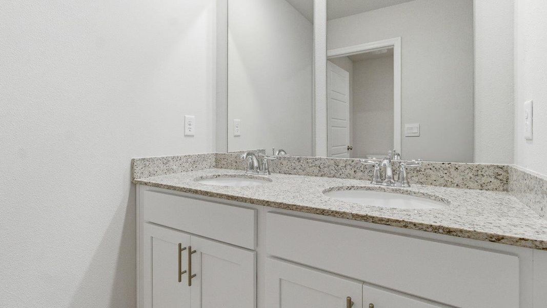 Close-up of interior finishes inside a home in Misting Springs, Crawfordville (Image 17).