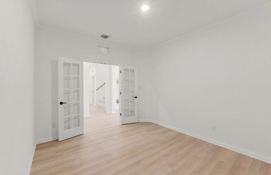 Spacious, unfurnished interior of a new home in Saddleback at Santa Rita Ranch, Liberty Hill (Image 28).