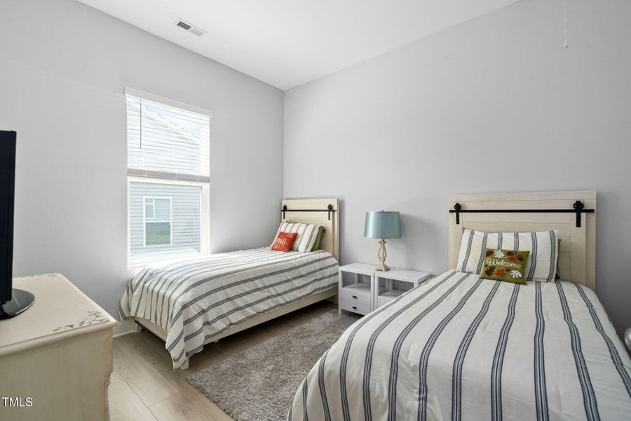 41-web-or-mls-321-falls-village-dr