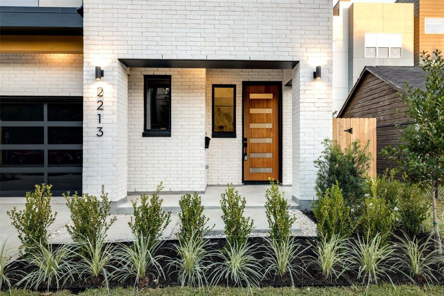 Exterior details and patio area of a home in , Houston (Image 20).