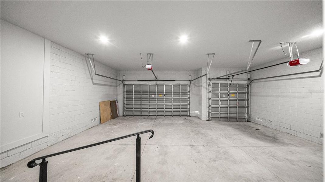 Spacious, unfurnished interior of a new home in , Port Charlotte (Image 27).