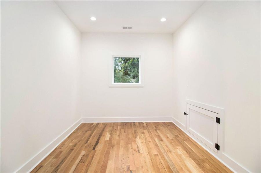 Spacious, unfurnished interior of a new home in , Atlanta (Image 24). Spacious, unfurnished interior of a new home in , Atlanta (Image 24).