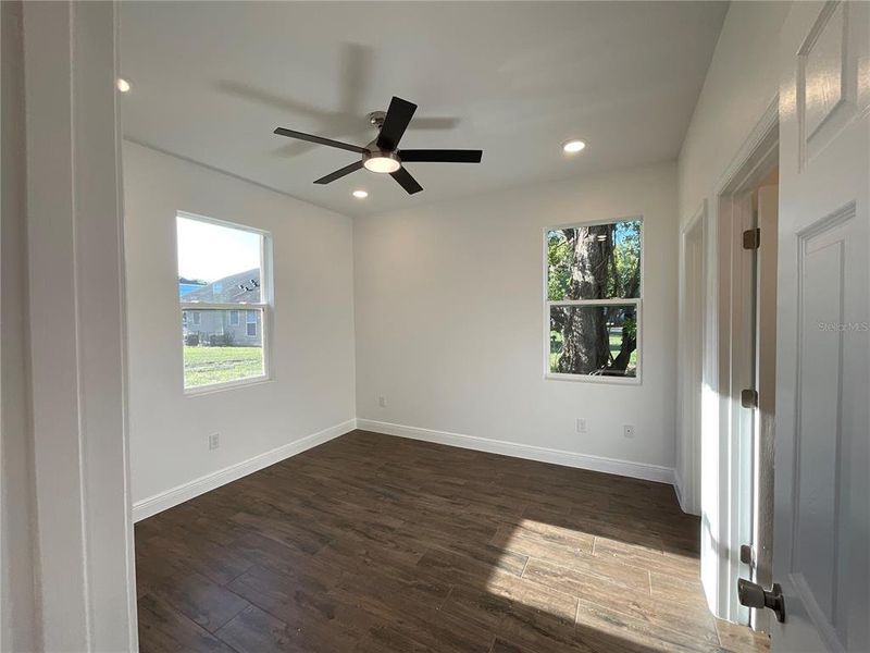 Spacious, unfurnished interior of a new home in , Orlando (Image 20).