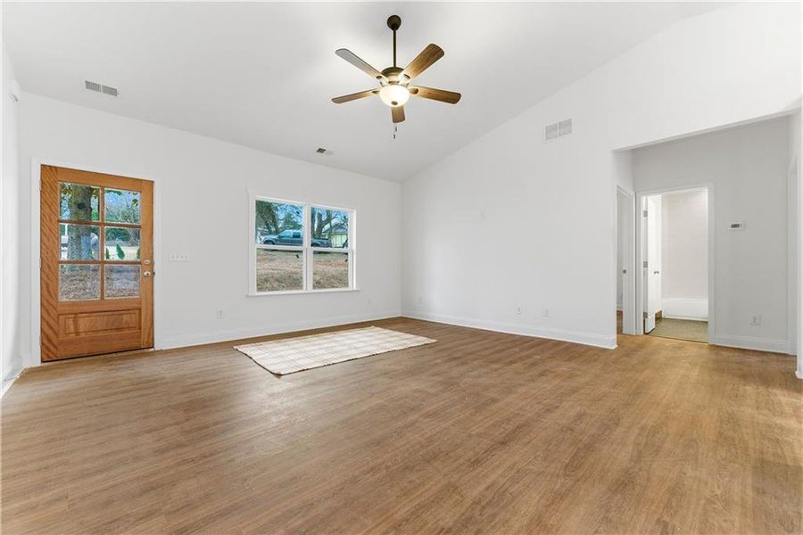 Spacious, unfurnished interior of a new home in , Tate (Image 10).