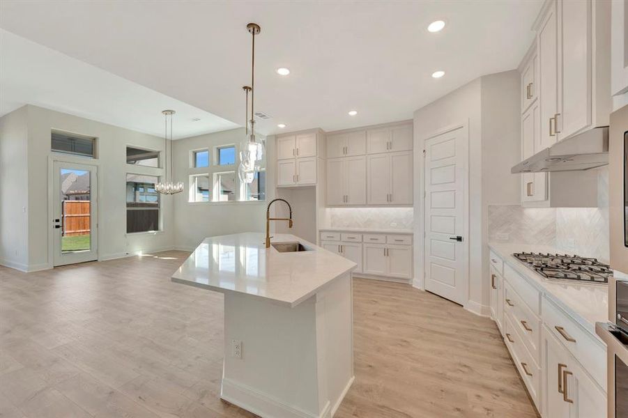 Furnished interior view inside a new home in Sandbrock Ranch, Aubrey (Image 25). Furnished interior view inside a new home in Sandbrock Ranch, Aubrey (Image 25).