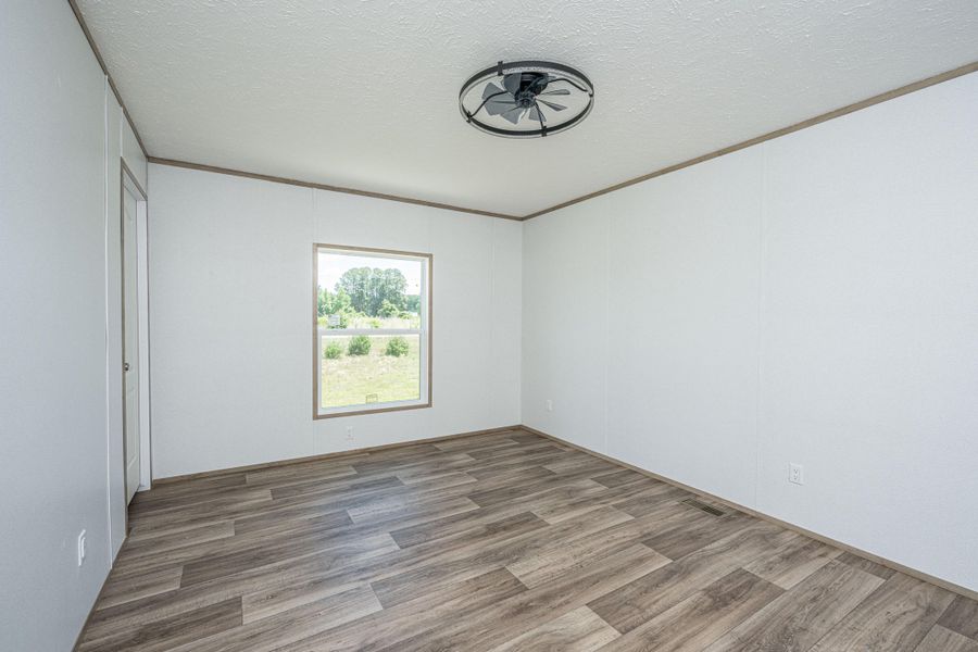Spacious, unfurnished interior of a new home in , St. George (Image 42).