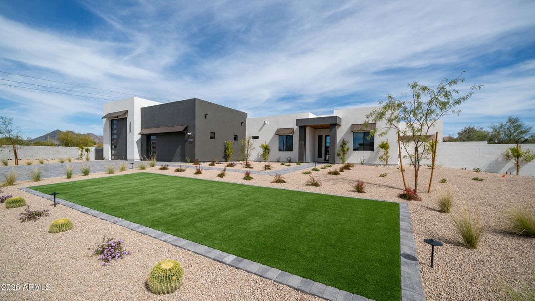 31383 Daylight Exterior Photos-4