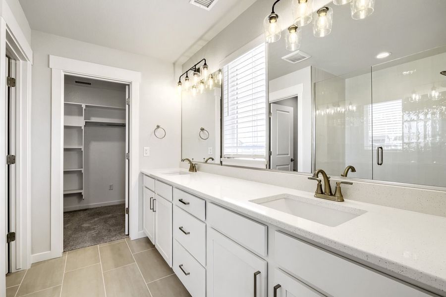 8003 Manor - Primary Bathroom