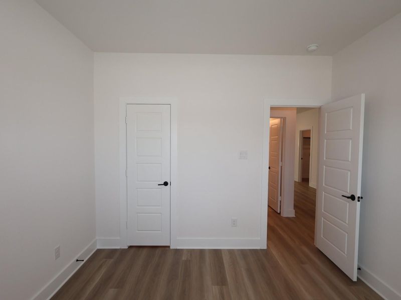 Spacious, unfurnished interior of a new home in Lago Mar, Santa Fe (Image 21).