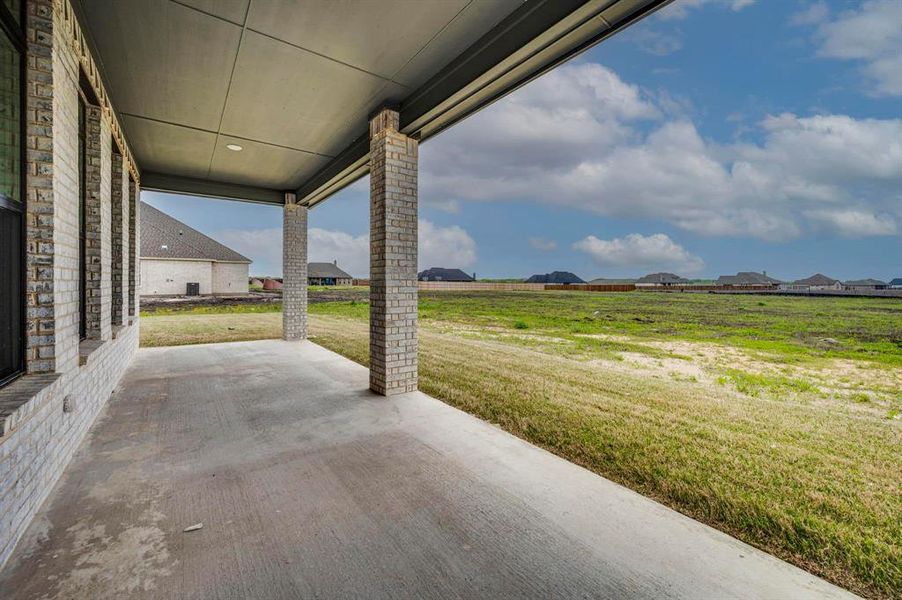 Spacious, unfurnished interior of a new home in Springside Estates II, Waxahachie (Image 11).